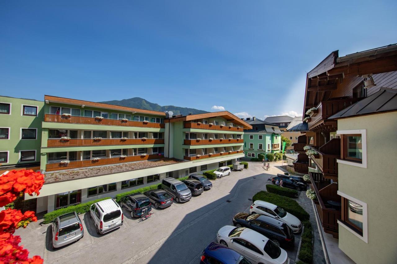 Hotel Gruener Baum Zell am See Exterior foto