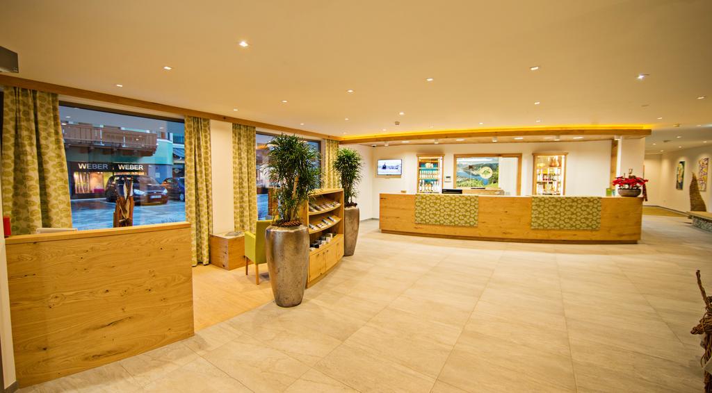 Hotel Gruener Baum Zell am See Exterior foto
