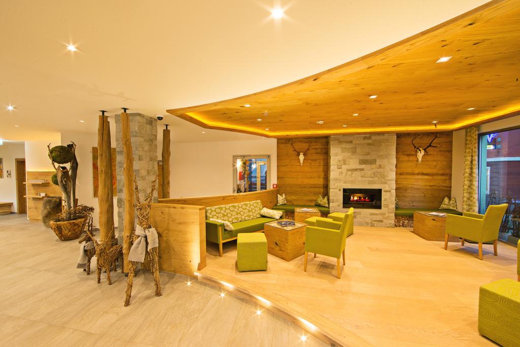 Hotel Gruener Baum Zell am See Exterior foto