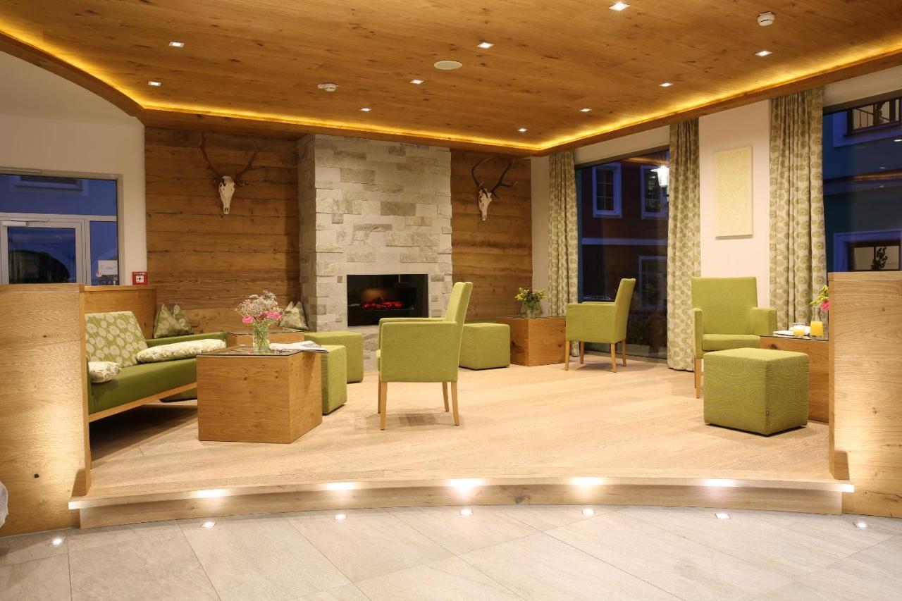 Hotel Gruener Baum Zell am See Exterior foto